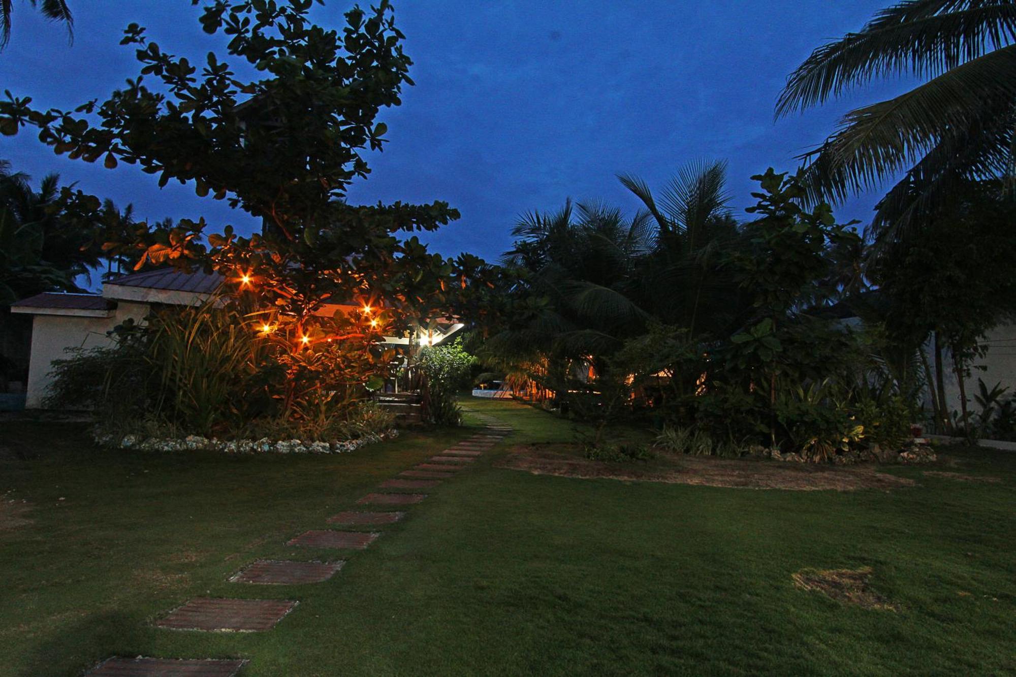 Villa Consolacion Resort General Luna  Ngoại thất bức ảnh