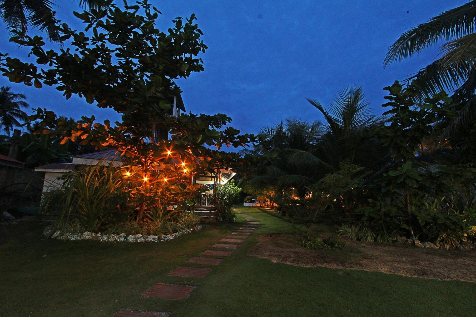 Villa Consolacion Resort General Luna  Ngoại thất bức ảnh